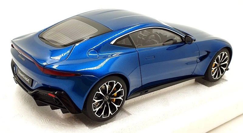Autoart escala 1/18 diecast 70278 - Aston Martin Vantage 2019 - azul Zaffre Foto 2 de 4