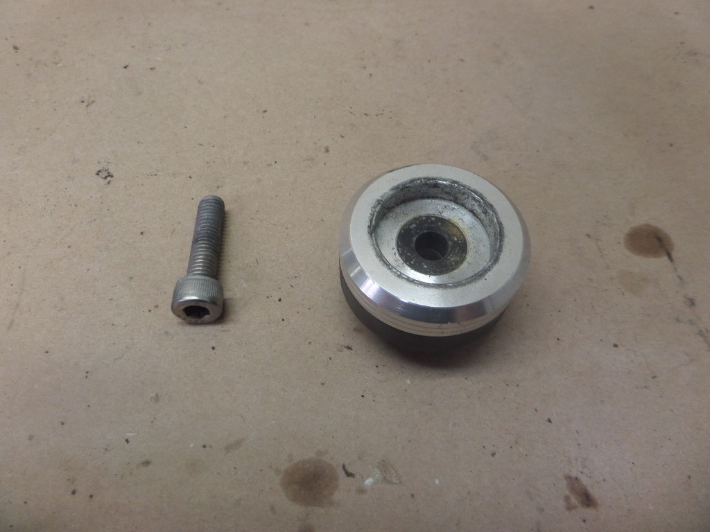 2007 KAWASAKI NINJA ZX-6R ZX600-P REAR WHEEL AXLE THREAD