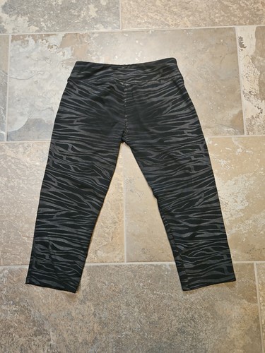 Under Armour Heat Gear Girls Black Striped Fitted Leggings sz YMD - Medium - Picture 8 of 11