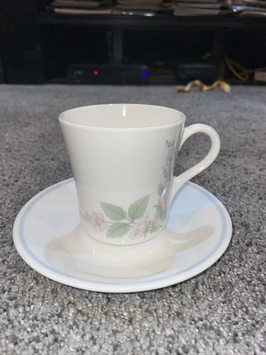 4 Corelle VERANDA Coffee Cups Mugs & Saucers PURPLE PINK FLOWERS Green Leaves
