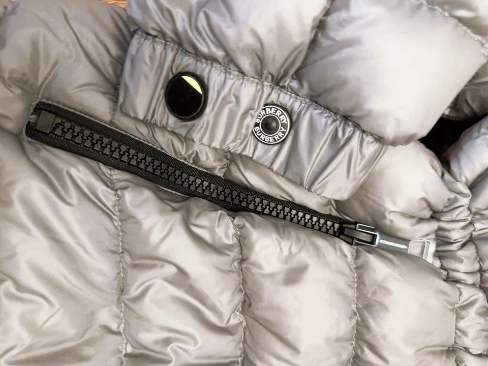 Burberry Women’s Down Puffy Lightweight Coat - Image 2 of 4