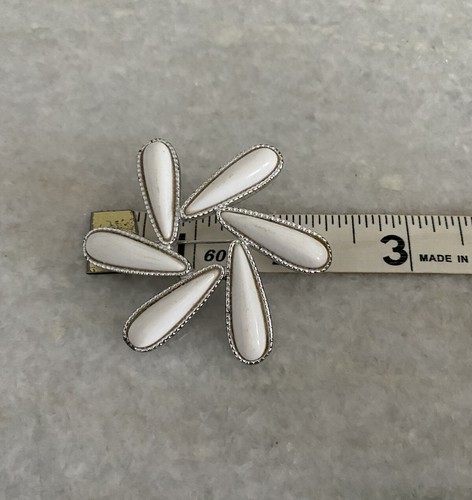 Unique Vintage Silver Tone White Emmons Brooch Pin - Picture 3 of 5
