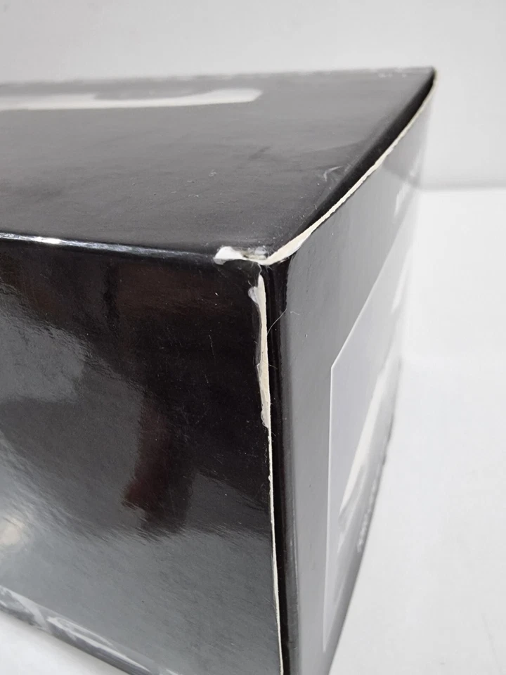 Minichamps 183748003 - Ford Capri RS 3100 - 1974 - Blanco - 1:18 Foto 3 de 4