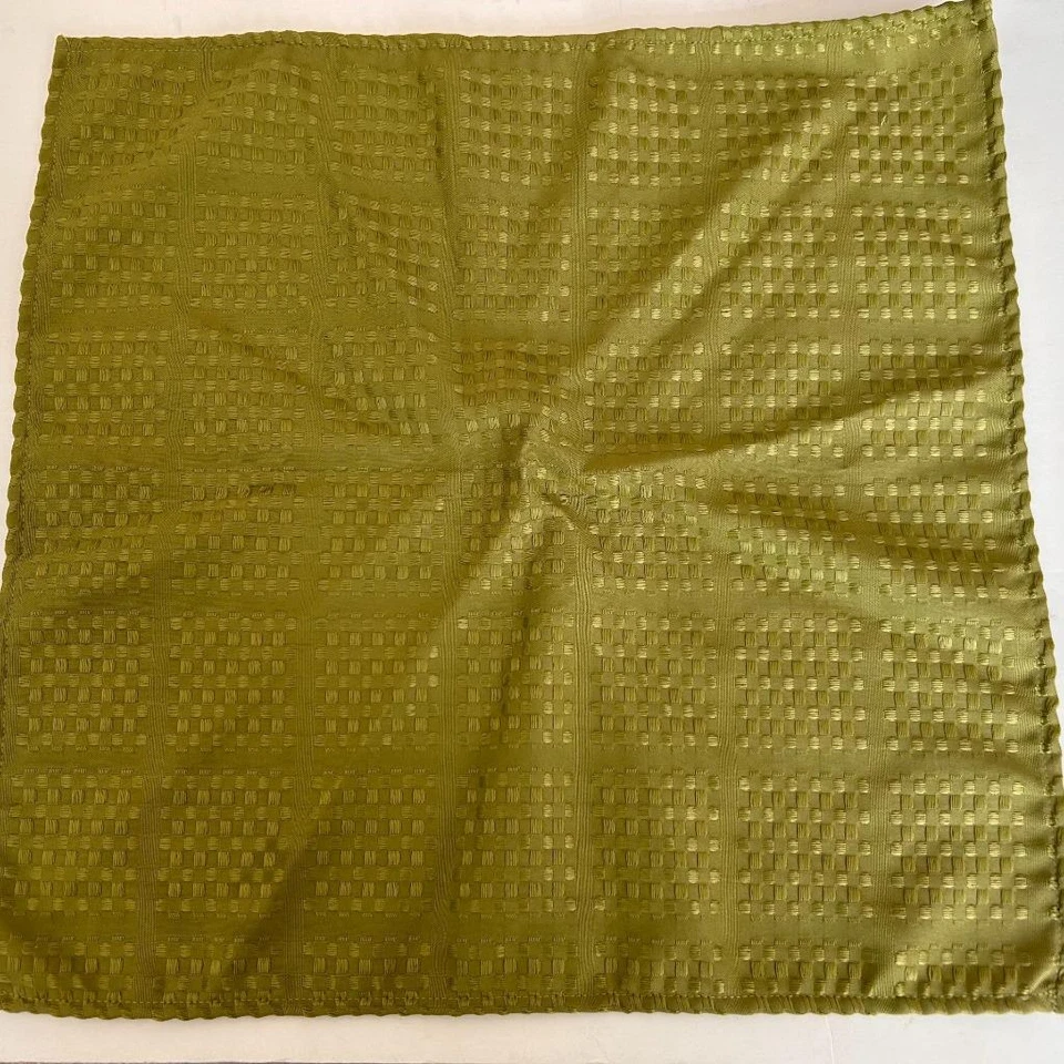 Lote 4 servilletas 18 x 18 verde oliva con textura Foto 3 de 3