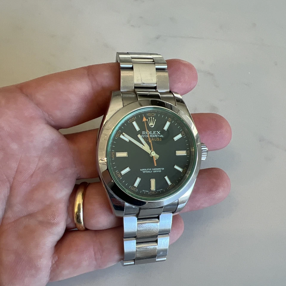 Rolex 40 mm Oyster Perpetual esfera negra cristal verde Milgauss 116400GV Foto 4 de 4