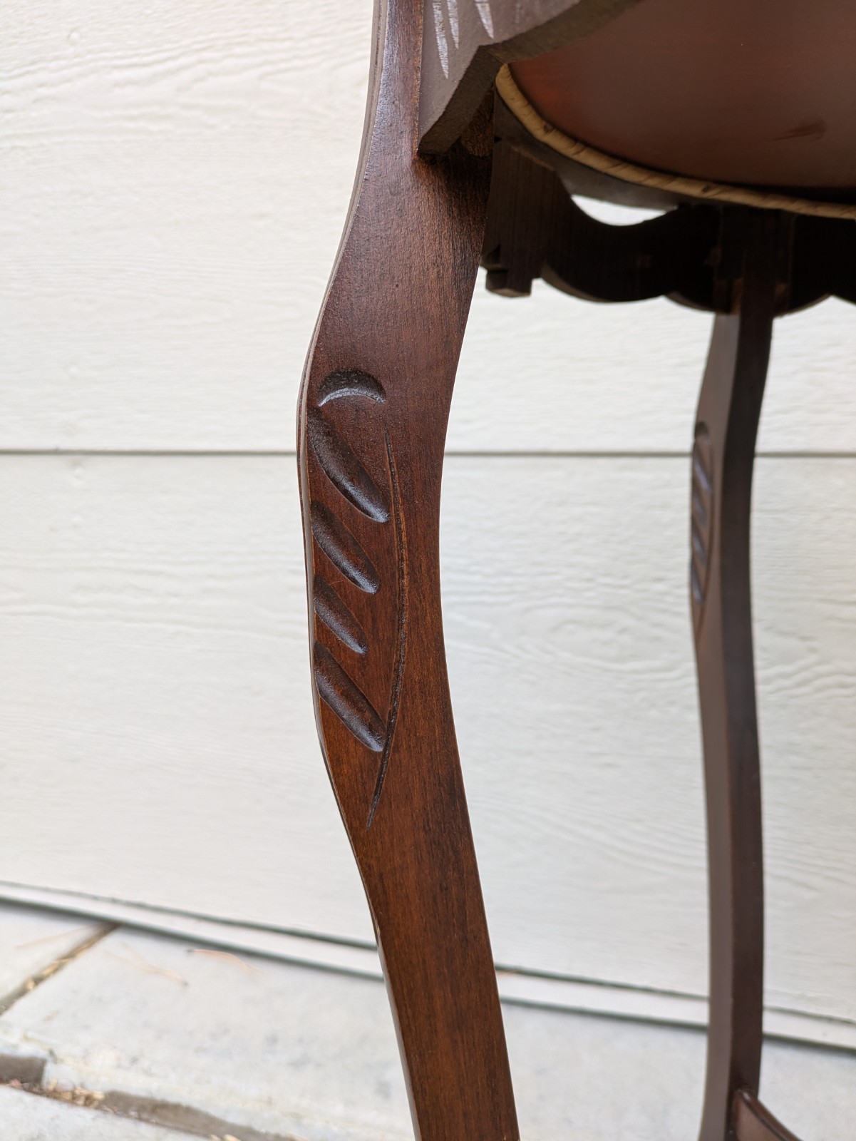 Vintage Rustic Carved Mahogany Round Pedestal Plant Stand Table Victorian Asian