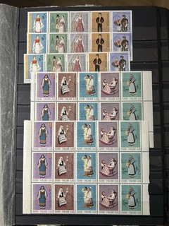 Finnland Trachten Einheiten Lot an Postfrischen Briefmarken .