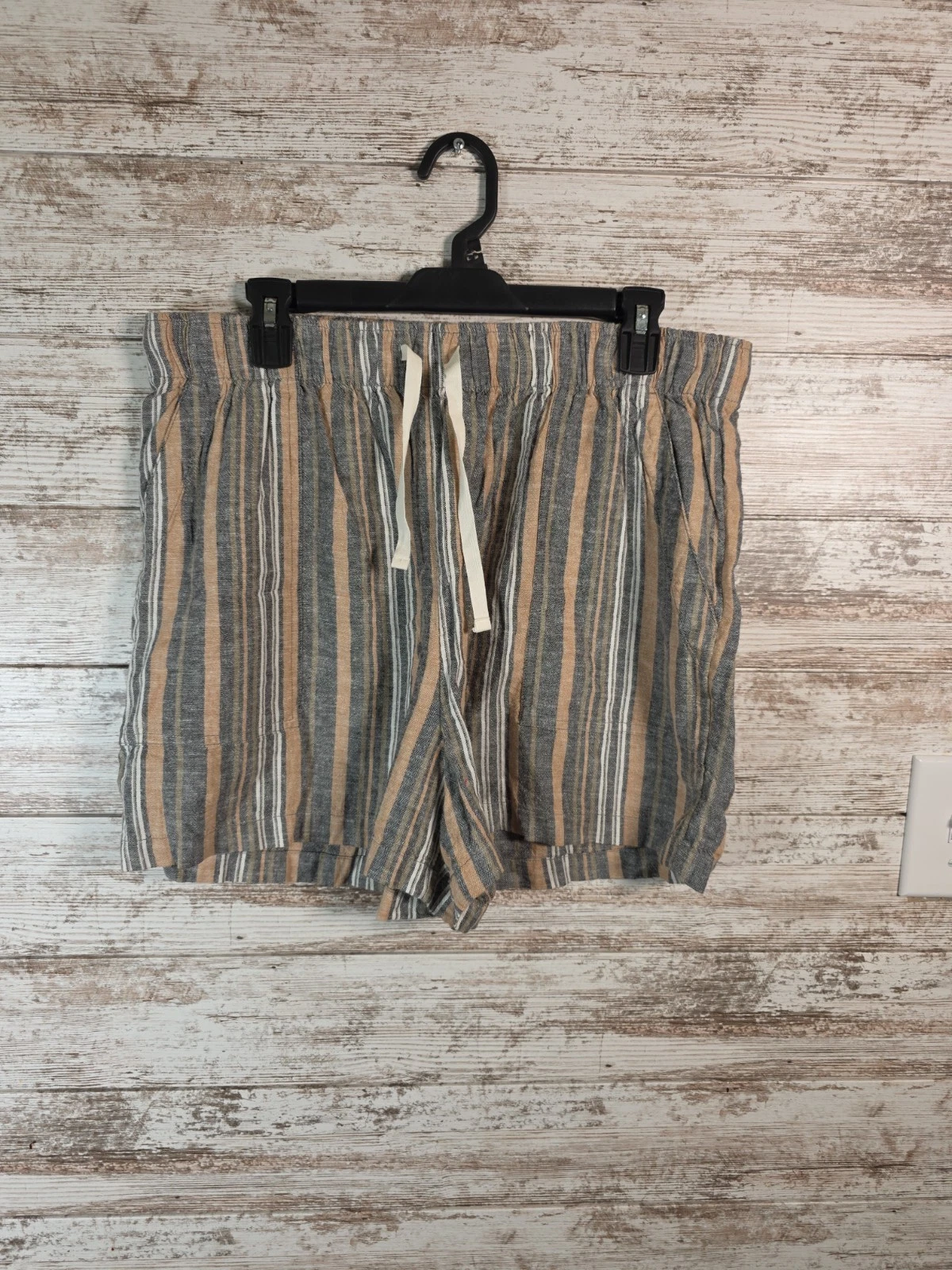 Lucky Brand Shorts Womens L Gray Tan Striped Linen Blend Drawstring Waist Beachy
Opens in a new wind