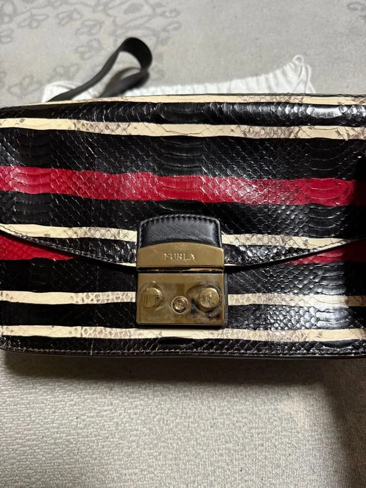 Bolso de Hombro FURLA Cuero Rayas Negro Rojo Blanco Auténtico con Bolsa para el Polvo Foto 3 de 4