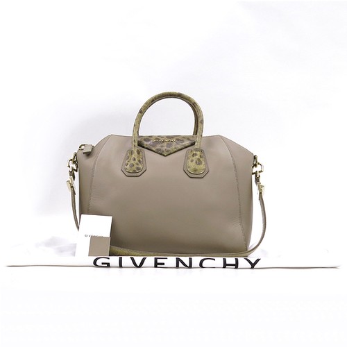 Givenchy Antigona Beige Lambskin Leather M Tote Bag 2WAY K-Pop