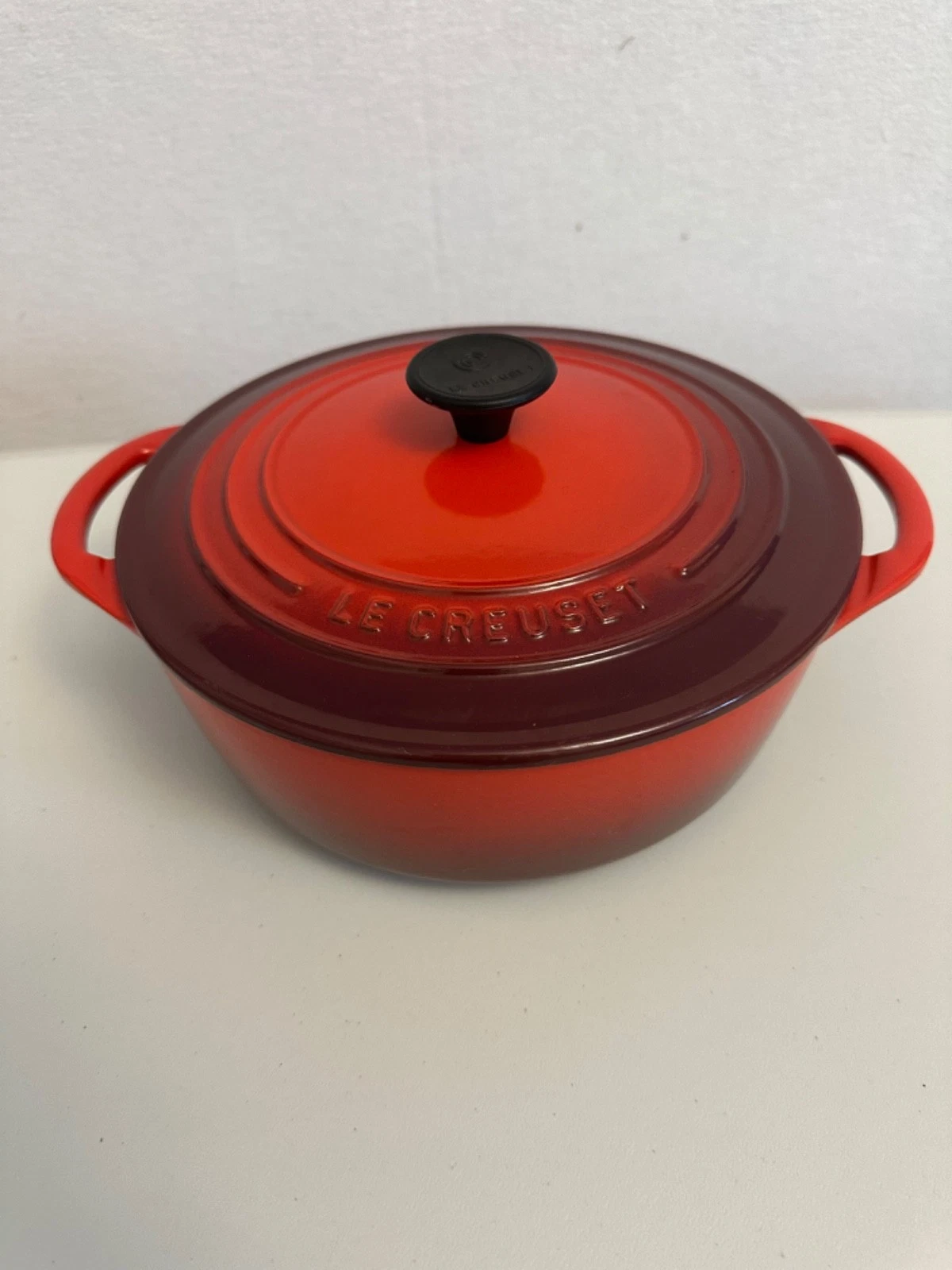 Le Creuset Cast Iron 2.75 Qt. #22 Enameled Round Dutch Oven, Cerise-Gently Used