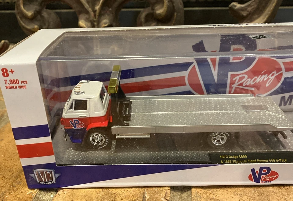 M2 Machines R43 VP Racing 1970 Dodge L600 & 1969 Plymouth Road Runner 440 - Image 2 of 4