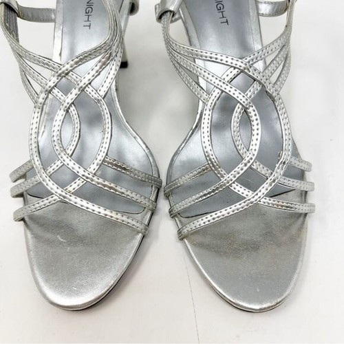 FIONI NIGHT SILVER DRESSY FAUX LEATHER VEGAN SANDALS PARTY HEELS WOMENS SZ 9 - Picture 3 of 7
