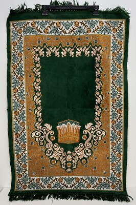 Prayer Rug Tapestry 26 x 40  Made in Turkey Gold Green Fringed Arabesque Velvet