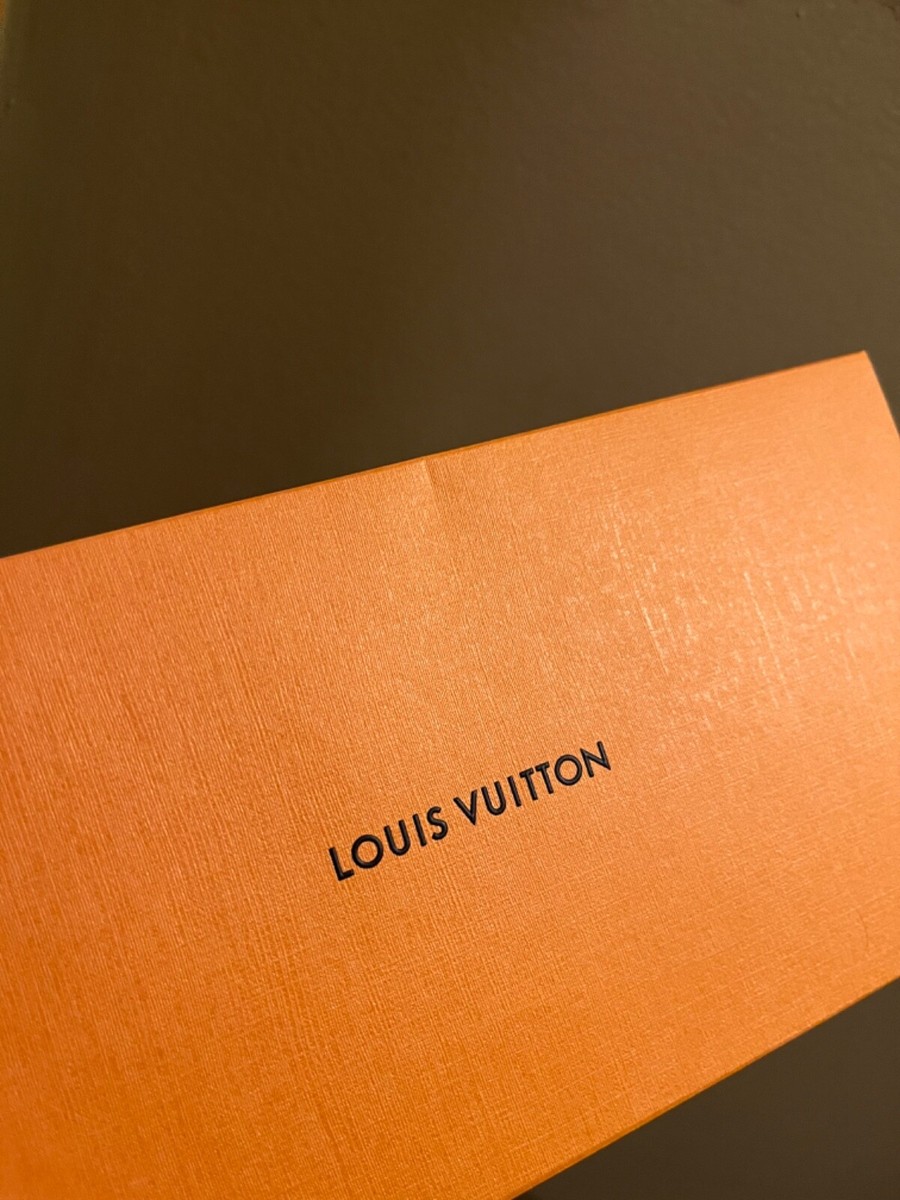 LOUIS VUITTON COFFRET CADEAU magnétique 10,5