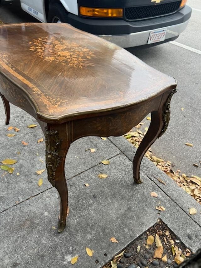 Picture 3 of 10