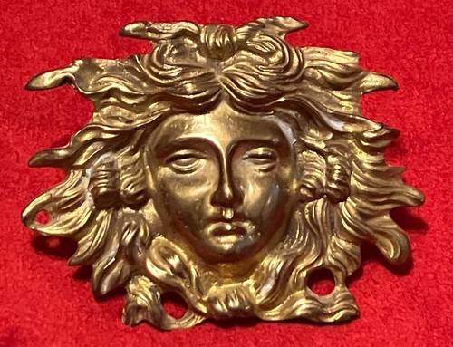 1 (one) Vintage VERSACE MEDUSA HOME DECOR WALL PLAQUE 3D SOLID BRASS GOLD AG - Picture 2 of 17