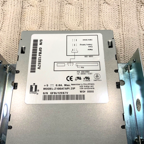 Iomega Zip 100 IDE Zip Drive 3.5" Z100ATAPI In Removable Bracket - Imagen 4 de 12