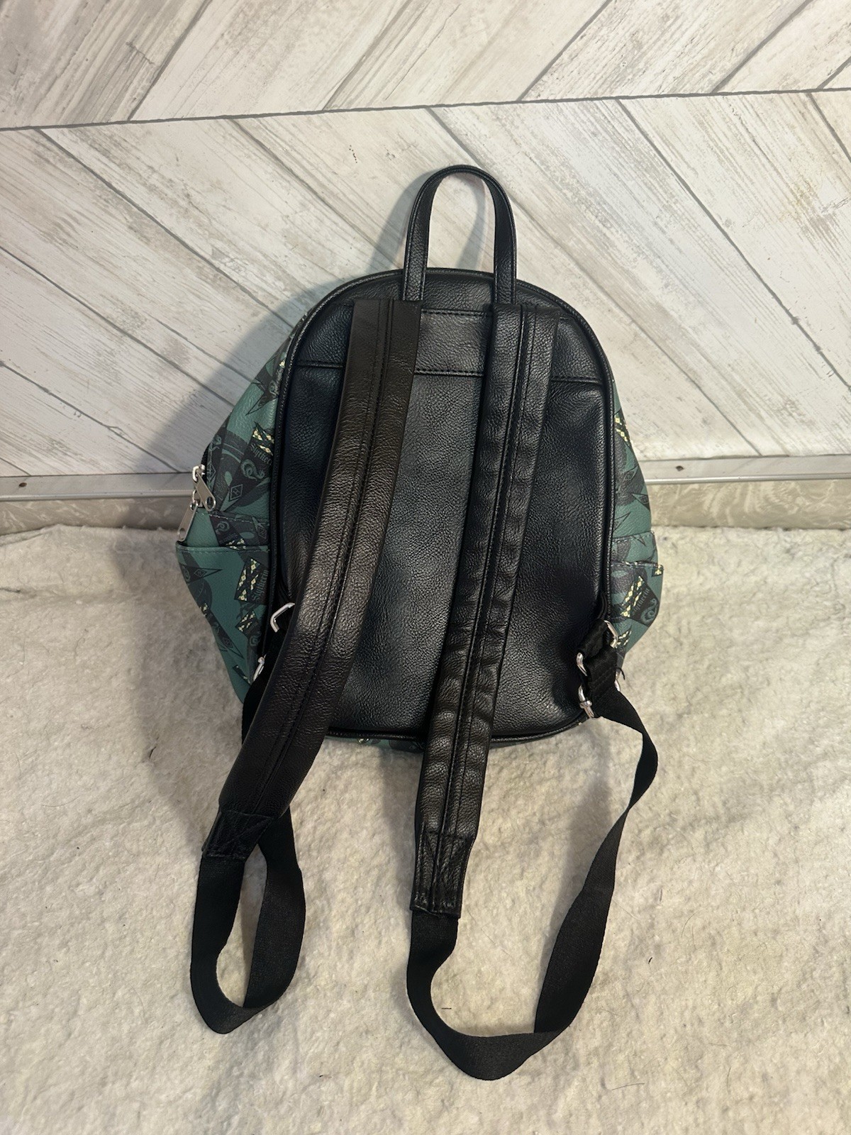 Front Zip Snake LOUNGEFLY HARRY POTTER SLYTHERIN SNAKE GREEN BLACK MINI BACKPACK BAG ...