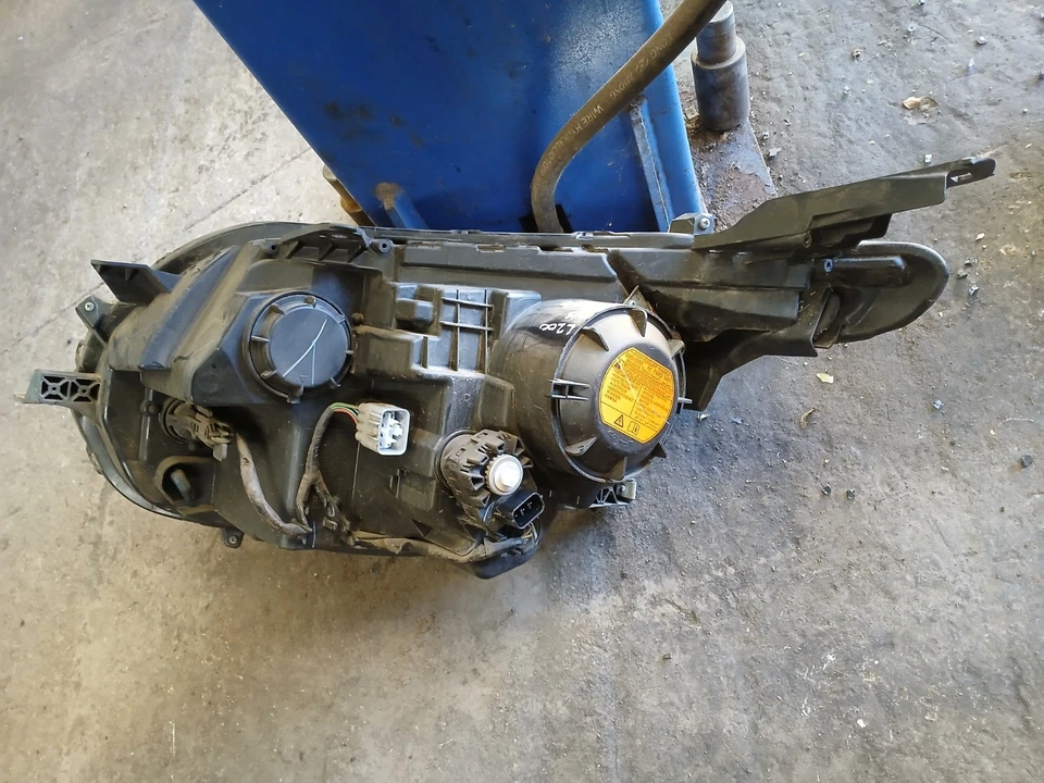 MITSUBISHI L200 HEADLIGHT O/S RIGHT DRIVERS SIDE BARBARIAN 2015-2019 (2017) ~ - Image 3 of 4