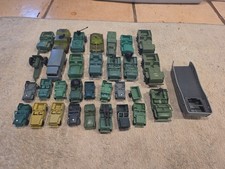 Plastic Tanks GREEN BEIGE Toy Soldiers Army Men Vehicle Made In China Lot Of 25
