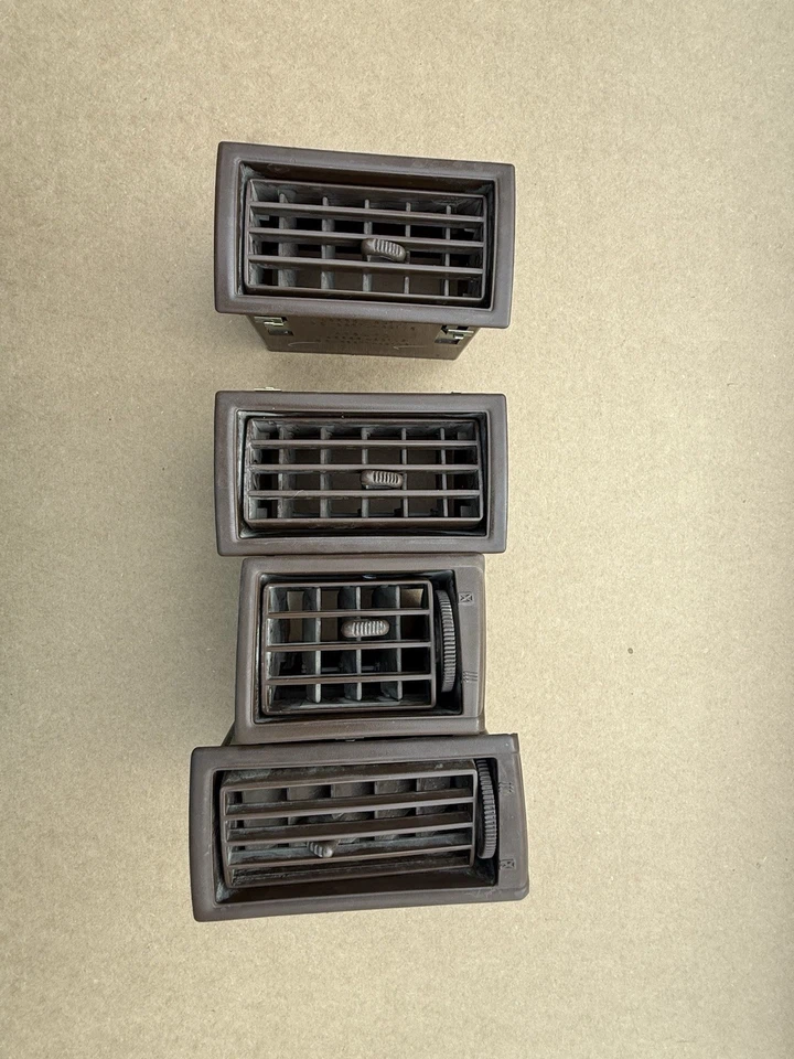 84 85 86 87 88 Toyota Pickup 4runner Dash Center Vent Brown - Image 2 of 4