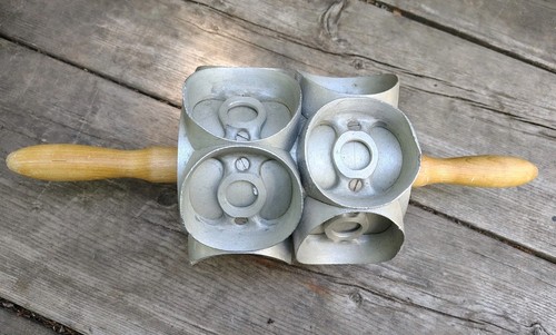 Vintage Houpt Cutters 3" Round 2 Rows Olney, Illinois 