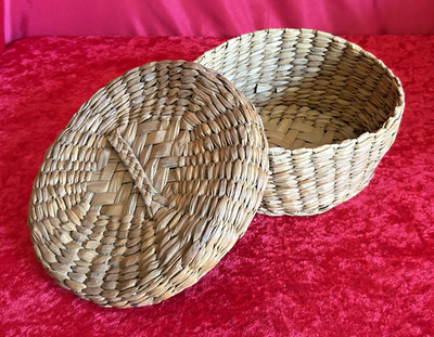 Vintage Woven Grass Basket + Lid 9''x5'' B9