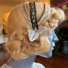BEAUTIFUL VINTAGE 1920s THEATRICAL or SHOWGIRL COSTUME WIG WITH JULIET HEADBAND