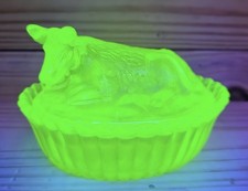 Westmoreland Vaseline Uranium Glass Bull on Nest GLOWS VHTF Cow