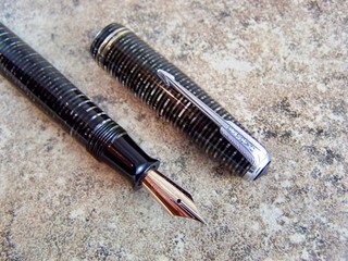 Vintage 1946 Parker Silver Pearl Vacumatic Fountain Pen. 14K Med Nib. Restored
