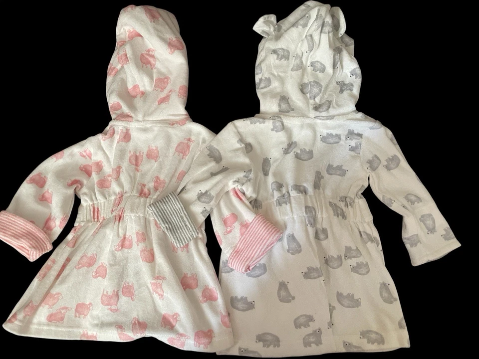 Juego de baño para bebé niña Carter's. Batas de baño y paños con capucha rosa gris 0-9 meses Foto 3 de 4