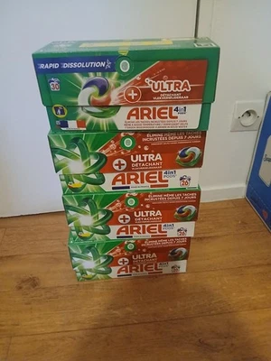 4 boistes de Lessive Capsule Ariel - Photo 1/2