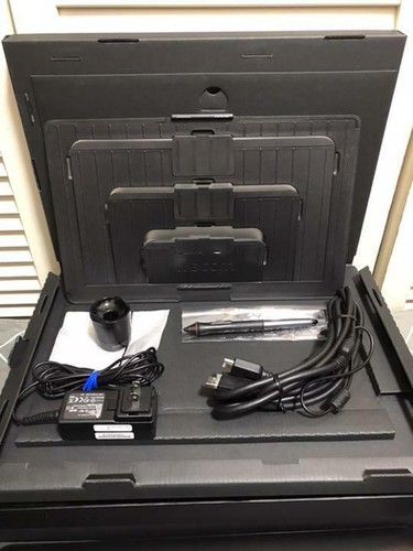 Wacom Cintiq 13HD DTK-1300 Interactive Pen Display w/ Accessories Used - Picture 4 of 7