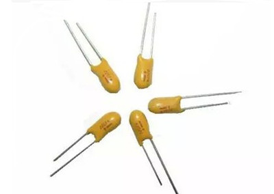 100PCS DIP Tantalum Capacitor 35V 10UF 106L