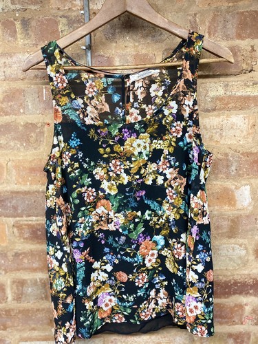 Top floral Pull & Bear talla L grande