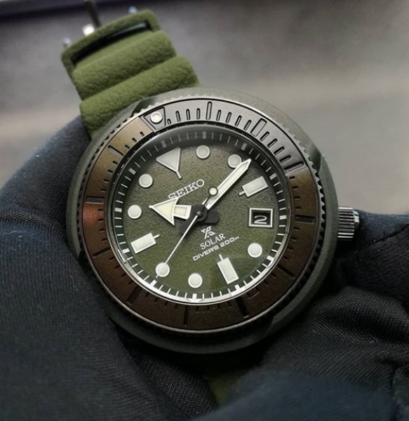 Seiko SNE561P1 Solar Air Diver's Street Series Watch + Worldwide