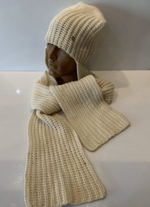 women's gucci hat and scarf