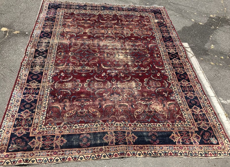 AN AUTHENTIC DECORATIVE FLORAL DESIGN YEEZD 8’5” X 10’6”