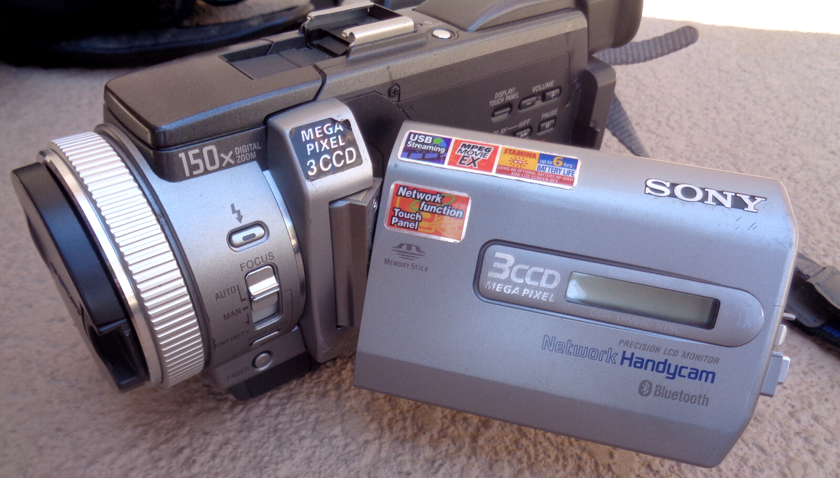 SONY HANDYCAM DCR-TRV950 MINI DV CAMCORDER W/NIGHTSHOT AC+BATT