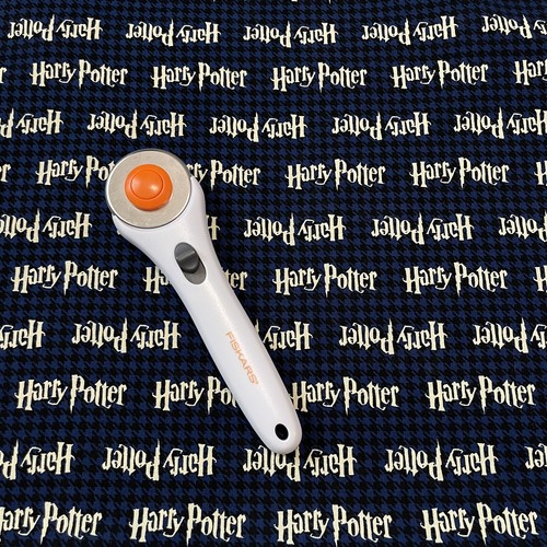 Harry Potter Cotton Fabric Remnants Bundle 3pcs - Picture 2 of 4