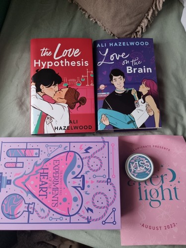 Illumicrate Ali Hazelwood The Love Hypothesis And Love On The Brain 