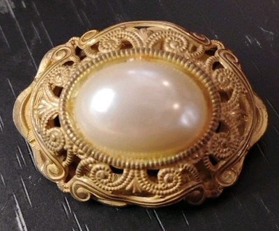 MIRIAM HASKELL Gold Tone Faux Pearl Ornate Scroll 1 3/8'' Cabochon Brooch Pin!