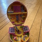 Polly Pocket Compact Doll Playset w/ 1" Polly Pocket Mini Doll & Accessories — photo 3
