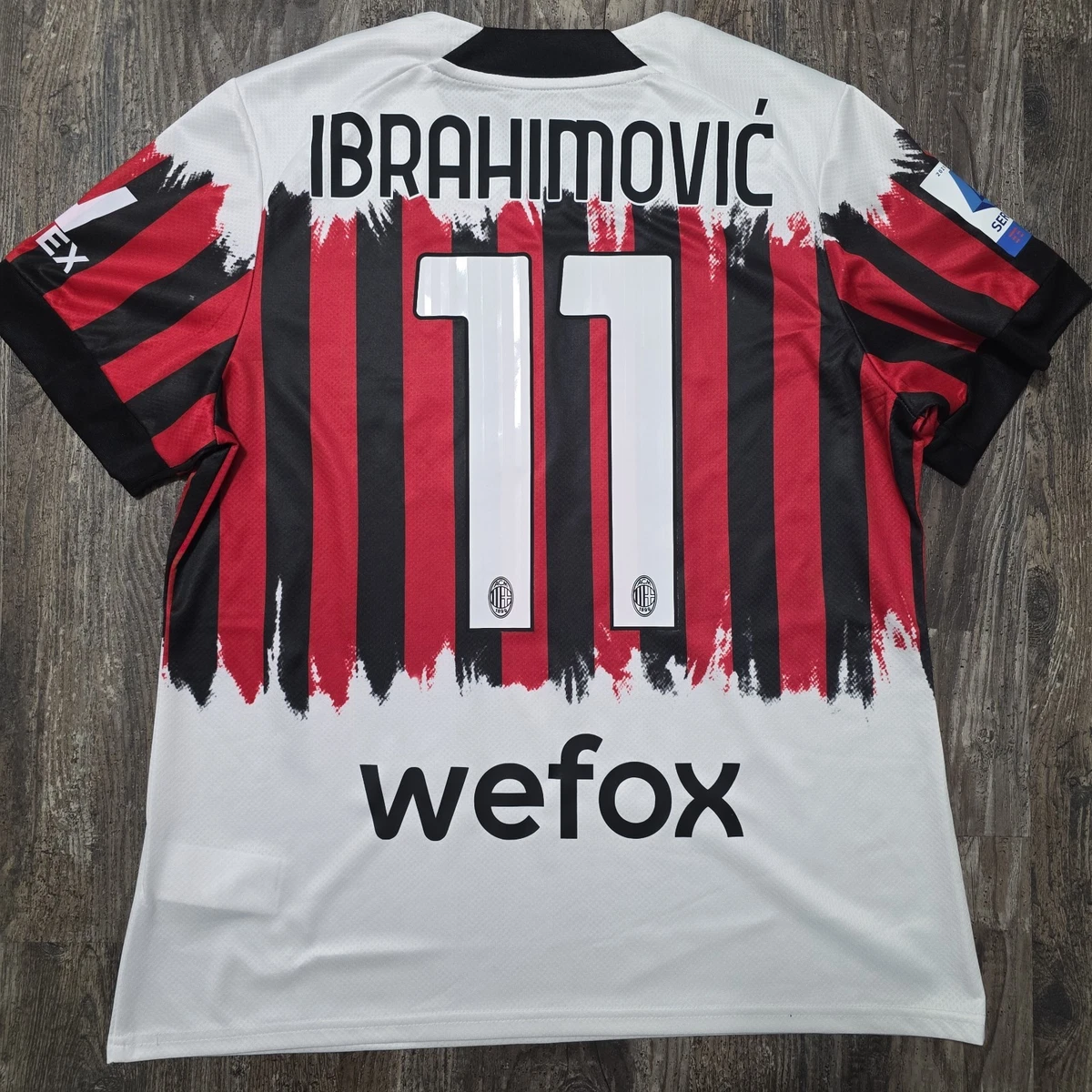 Preços baixos em Zlatan Ibrahimovic Ac Milan Branco ventilador de