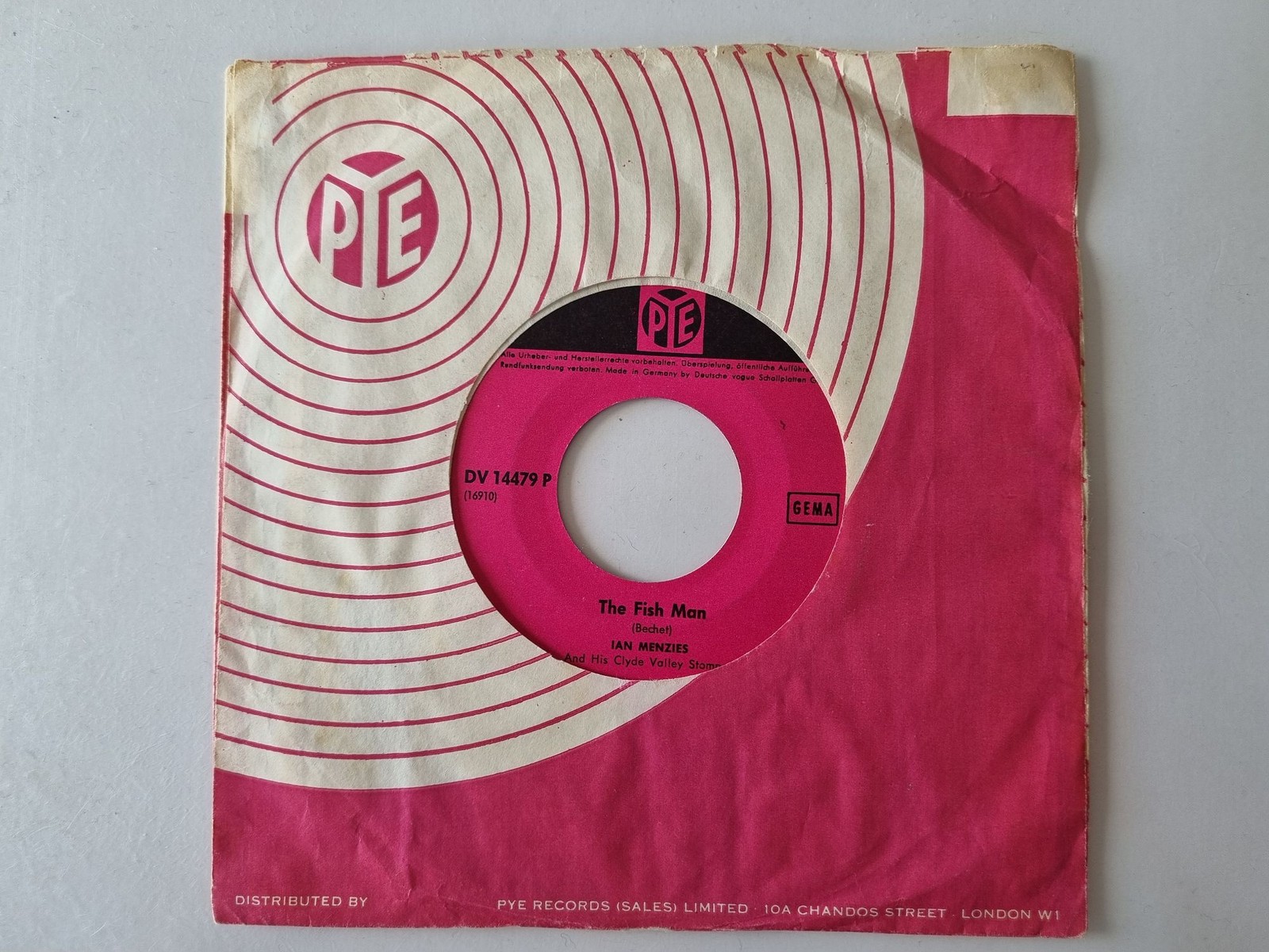 Ian Menzies - The fish man/ Salty dog 7'' Vinyl Germany