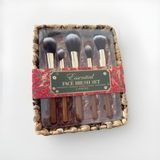 New 5 Piece Wood Makeup Face Brushes with Storage Basket
