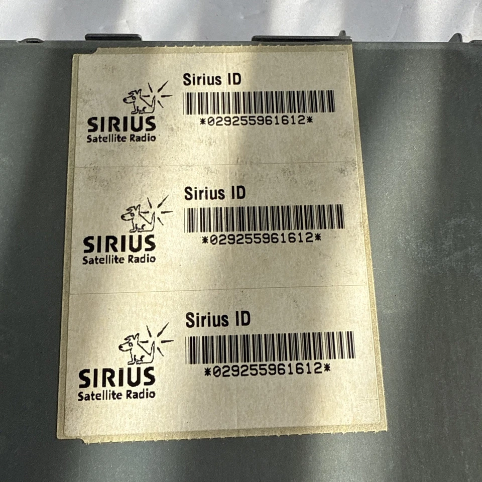 OEM 06-12 Volkswagen Passat Audi Sirius Satellite Radio Receiver Control Module - Image 2 of 4