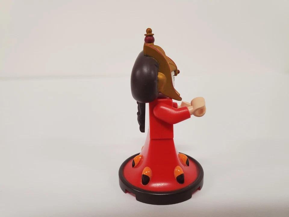 Minifigura LEGO Reina Amidala - Torso Hairline Crack Foto 2 de 4