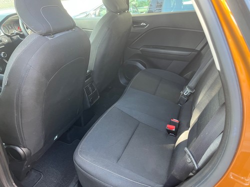 2021 Renault Captur 1.3 TCE 140 Iconic 5dr HATCHBACK Petrol Manual - Picture 11 of 12